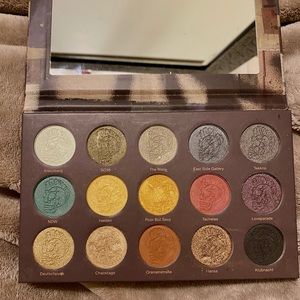 NOMAD “Berlin Underground” eyeshadow palette!